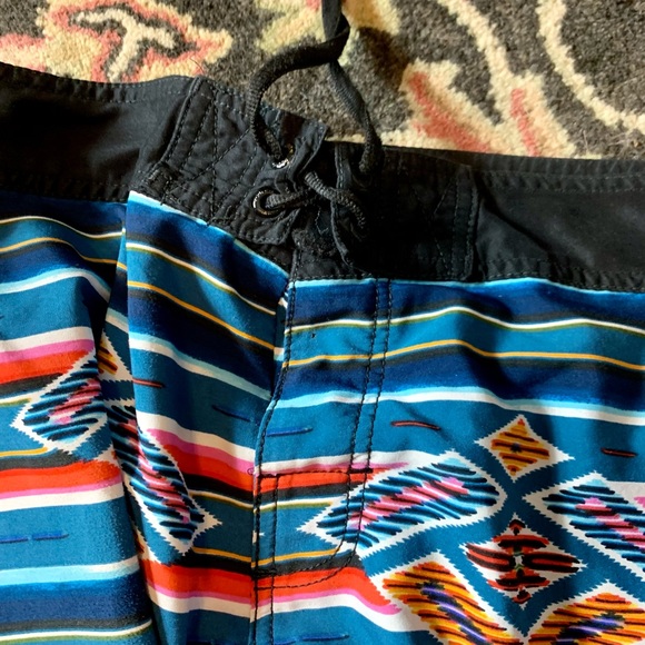 Body Glove Voodoo Aztec Print board shorts - Picture 6 of 12